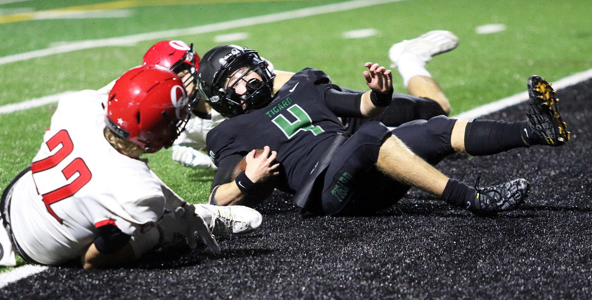 a Oregon City Tigard football Oregon September 29 2023 Dan Brood 37